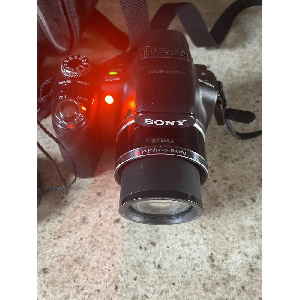 PARTS ONLY ‼️ SONY‎ CYBERSHOT DSC-HX1 DIGITAL CAMERA 9.1 MEGAPIXEL 20 ZOOM READ